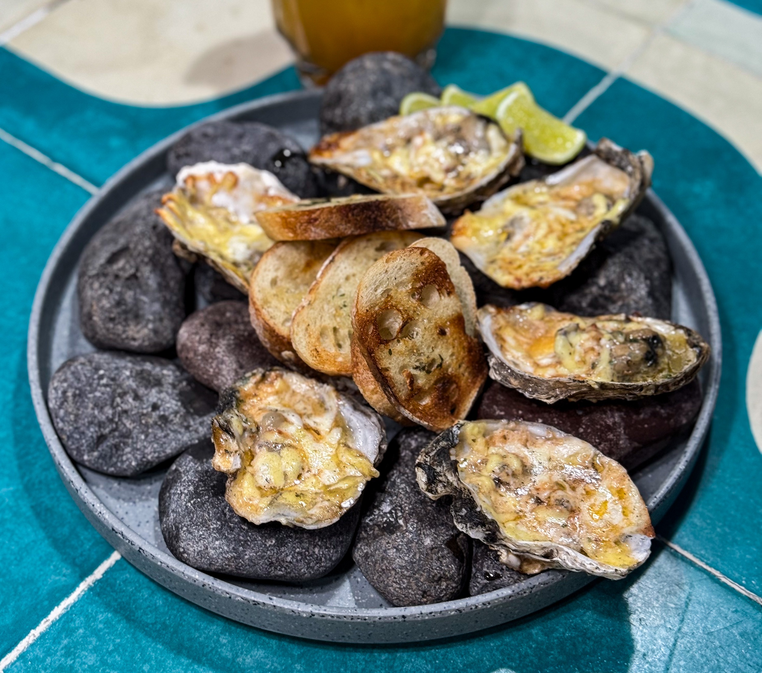 Ostiones Gratinados Baja Norte Food Bar