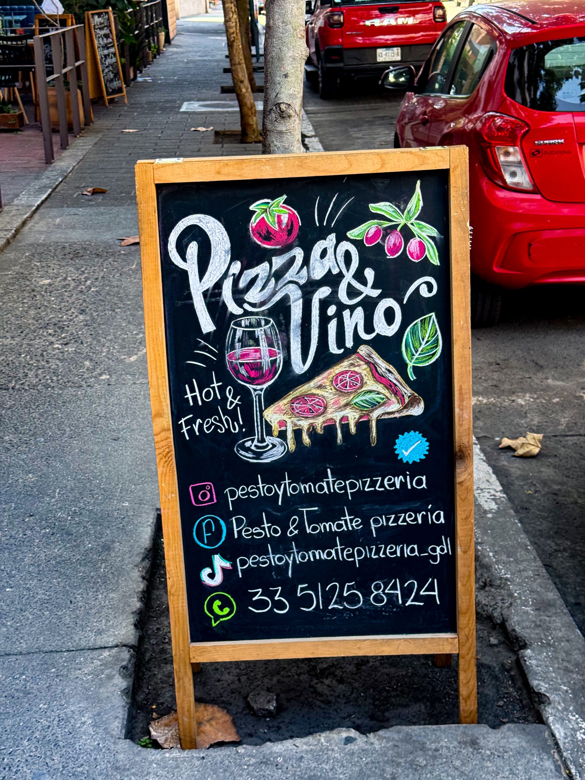 Pesto & Tomate Pizzeria Guadalajara