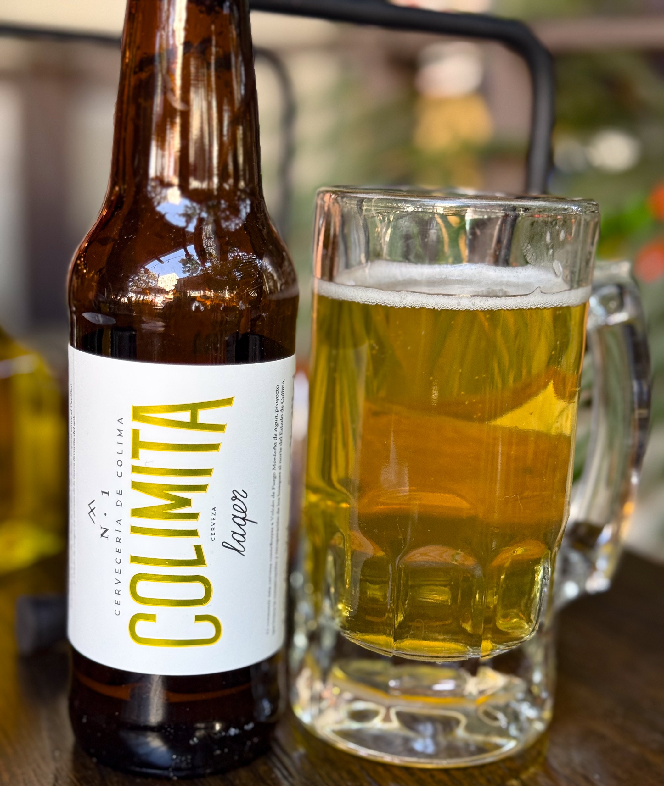 Cervecería de Colima Colimita Pilsner Pesto & Tomate Pizzeria 