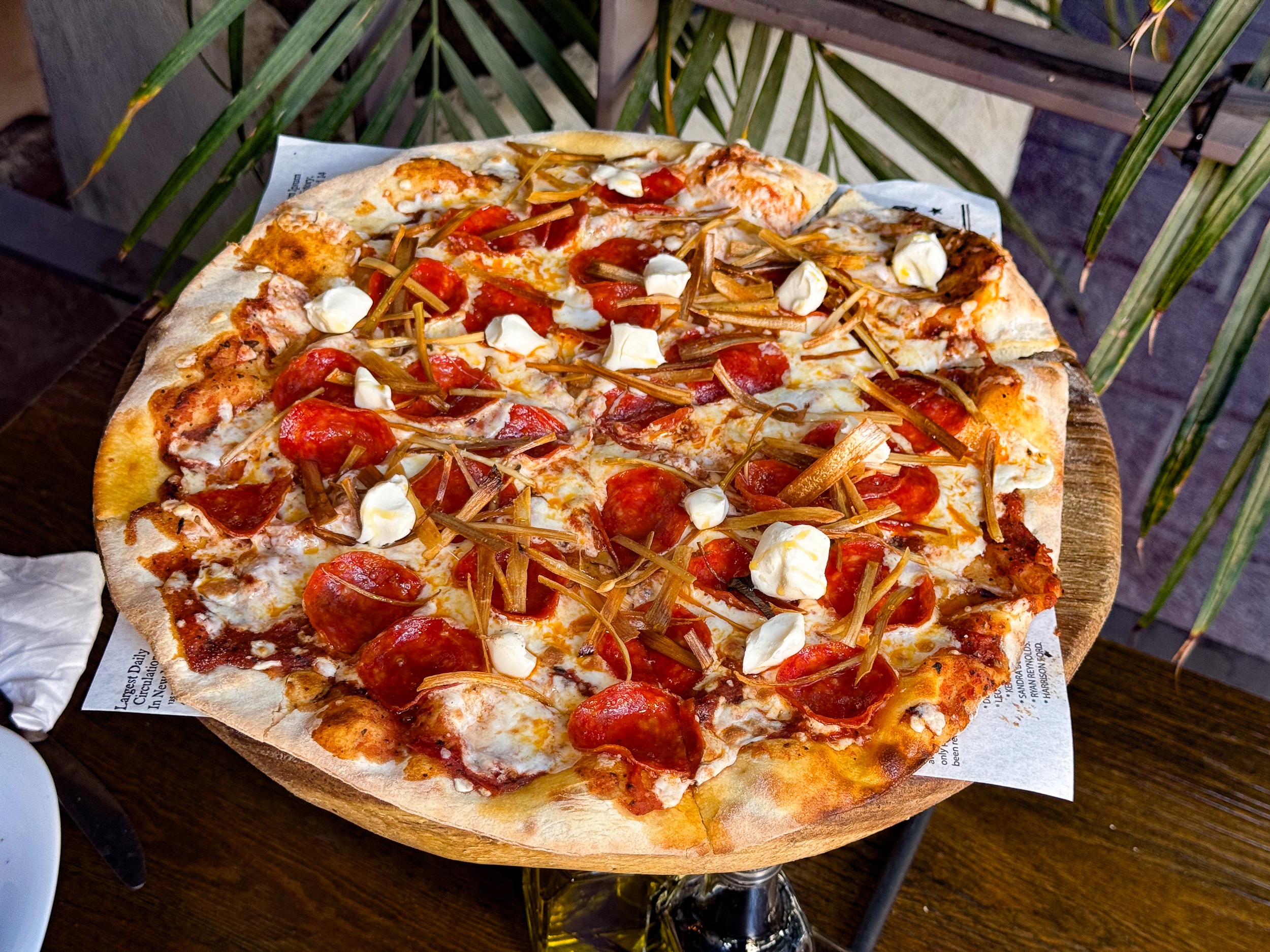 Whiskey Pepperoni Pizza Pesto & Tomate Pizzeria