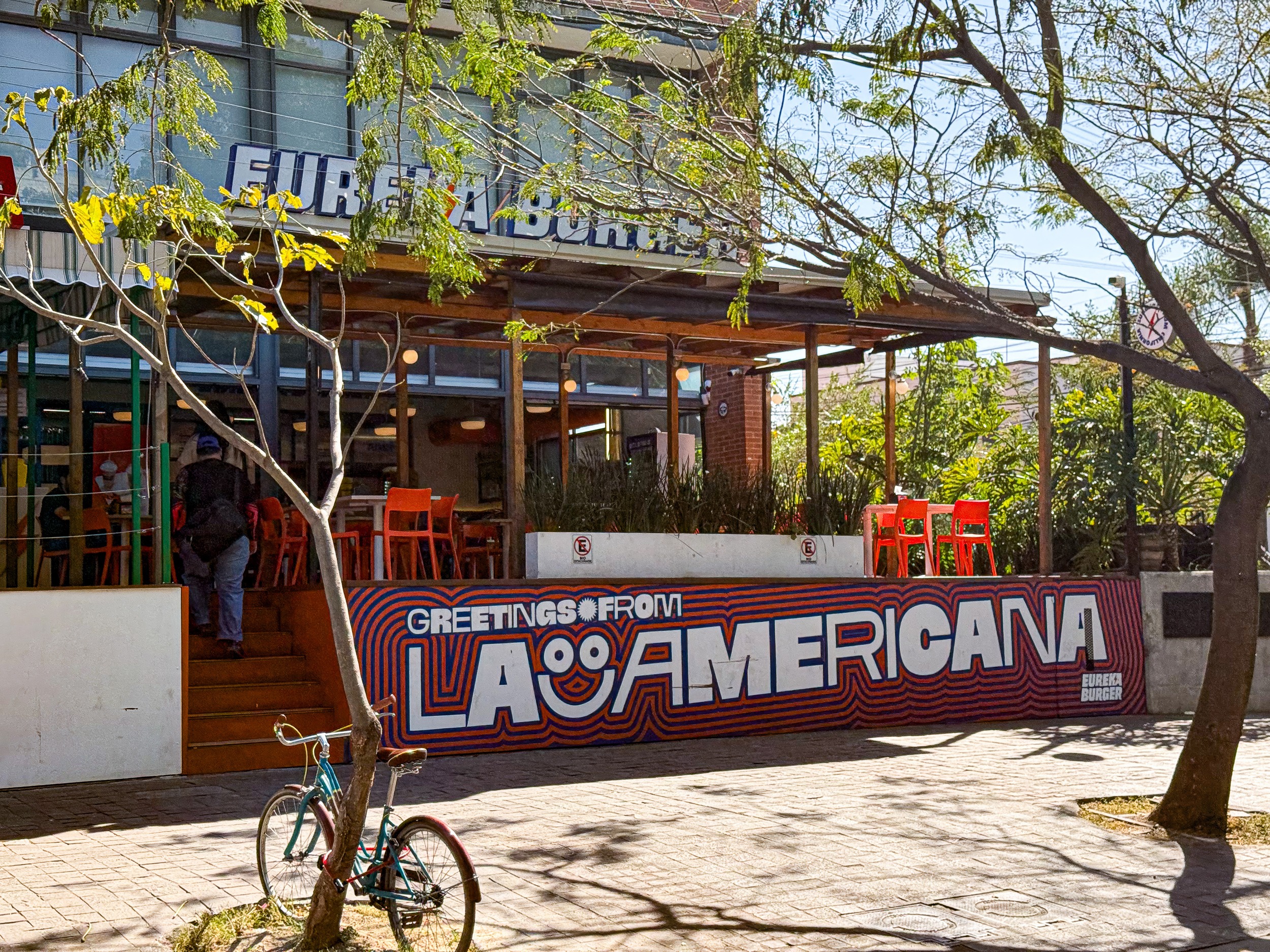 Calle López Cotilla Eureka Burgers Guadalajara